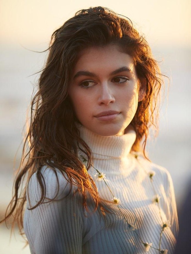 Kaia Gerber juga pernah membintangi iklan untuk salah satu koleksi parfum Marc Jacobs, Daisy Love. Foto: Dok. Marc Jacobs