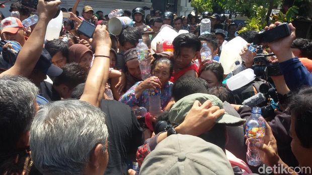 Melihat Ritual Jamasan Kereta Pusaka Keraton Yogyakarta
