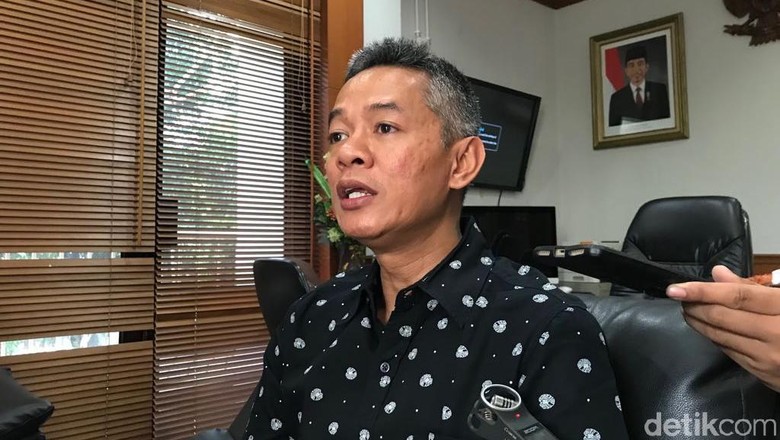KPU: Maksud Paspampres Positif Larang Pose 2 Jari di Depan Jokowi KPU: Maksud Paspampres Positif Larang Pose 2 Jari di Depan Jokowi