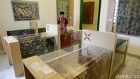 Tanggal 2 Oktober ditetapkan sebagai Hari Batik Nasional bertepatan dengan penetapan batik sebagai warisan kemanusiaan untuk Budaya Lisan dan Non-bendawi (Masterpieces of the Oral and Intangible Heritage of Humanity) oleh UNESCO.