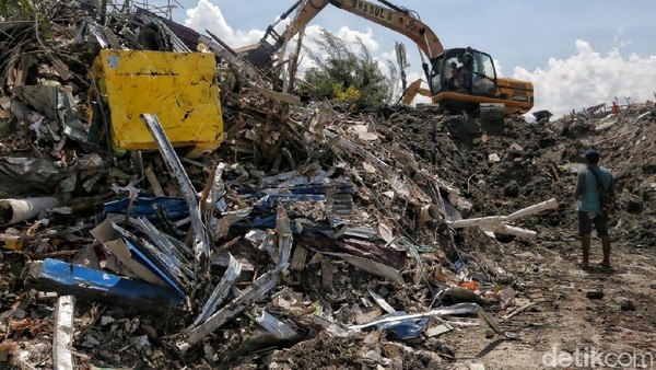 Tim SAR Mulai Lakukan Evakuasi di Petobo