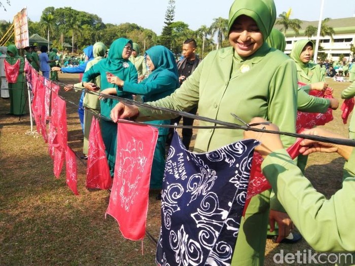 Ilustrasi syarat jadi istri TNI. Foto: Angling Adhitya Purbaya/detikcom Ilustrasi syarat jadi istri TNI. Foto: Angling Adhitya Purbaya/detikcom