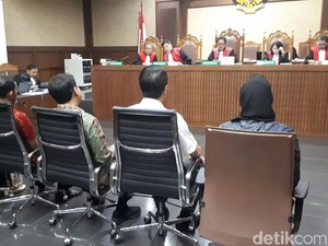 Jaksa Tanya Fayakhun Terkait SGD 500 Ribu di Sidang e-KTP