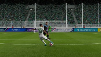 Begini gaya Egy ketika hendak menendang si kulit bundar di FIFA 19 versi Switch. (Foto: Kris F/detikINET - FIFA 19 di Nintendo Switch)