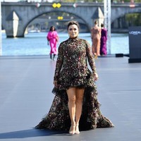 Eva yang baru saja melahirkan putranya dengan Jose Baston, di bulan Juni lalu, kini tengah disibukkan dengan produksi Tv show miliknya. Dia menjadi executive producer untuk acara tv terbaru bernama Grand Hotel. Foto: Dok. Getty Images