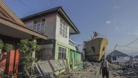 Rumah-rumah rusak akibat gempa di Donggala (Foto: ANTARA FOTO/Muhammad Adimaja)