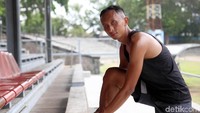 Melihat nominal bonus dan apresiasi masyarakat kepada dirinya yang difabel, yang dulu bahkan pernah dianggap kamu bisa apa sebagai tunanetra, Halim pun bertekad untuk bisa menembus persaingan nasional. Hasratnya terwujud.