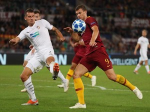 Hasil Liga Champions: Dzeko Hat-trick, Roma Bungkam Plzen 5-0