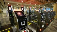 Disediakan mesin autogate sebagai fasilitas mandiri untuk men-scanning paspor calon penumpang. Saat ini tersedia 6 unit mesin autogate di terminal kedatangan internasional dan 10 unit di terminal keberangkatan internasional. Foto: Dok. Istimewa/Angkasa Pura I
