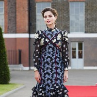 Pangeran Harry mungkin tak menyangka akan bertemu lagi dengan mantan kekasihnya ini. Keduanya hadir di acara yang sama yakni dipeluncuran SoHo House di Amsterdam, Belanda. Saat itu pun, Pangeran Harry bersama sang istri Meghan Markle. Foto: Dok. Getty Images