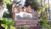 Lapangan Puputan Badung, Denpasar, Bali, menjadi salah satu ruang publik yang ramai dikunjungi pada sore hari. (Aditya Mardiastuti/detikTravel)