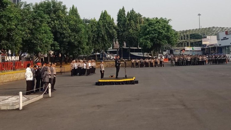 Menpora Pimpin Apel Pengamanan Asian Para Games di Polda Metro Menpora Pimpin Apel Pengamanan Asian Para Games di Polda Metro