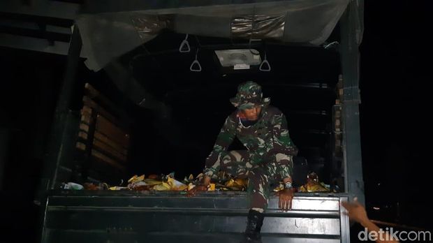 CT Arsa dan Transmart Serahkan Bantuan ke Korban Gempa Palu