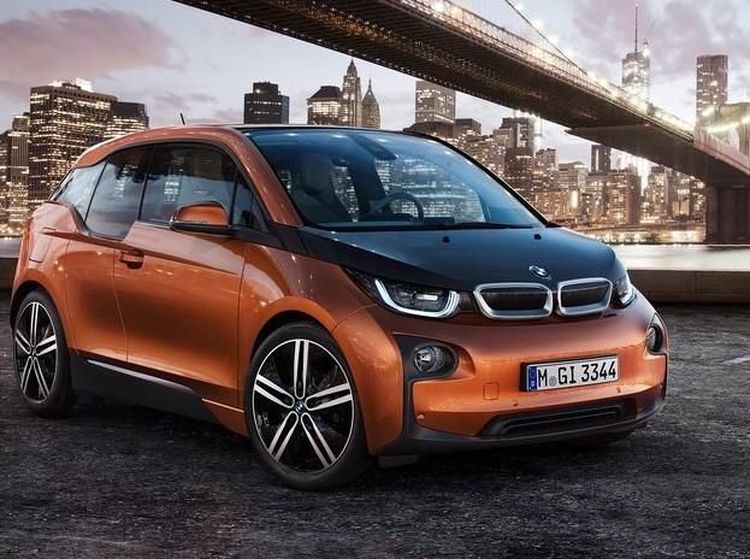 5 Mobil yang Pakai Mesin Motor