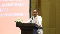 Lewat instagramnya, pria yang akrab disapa Agus ini kerap membagikan momen dirinya bersama makanan. Di media sosial, ia termasuk sosok yang aktif. Foto: instagram @agusgumiwangk