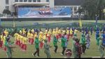 Foto: Meriahnya Pawai Merah Putih di Ambon