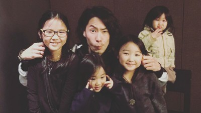 9 Potret Kebapakan Vannes Wu, Anggota F4 di Meteor Garden