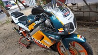 Menurutnya motor Honda NSR menarik perhatiannya karena dari segi desain sudah mengadopsi motor fairing balap dan menggunakan teknologi anyar seperti RC Valve. Foto: Ridwan Arifin/detikOto