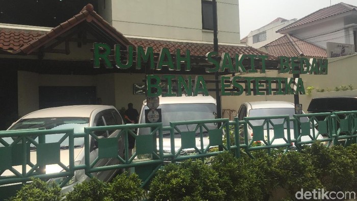 Polisi Periksa Dokter dan Perawat Operasi Plastik Ratna Sarumpaet