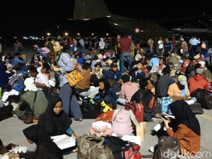 Ratusan Korban Gempa Sulteng asal Jatim Tiba di Bandara Juanda