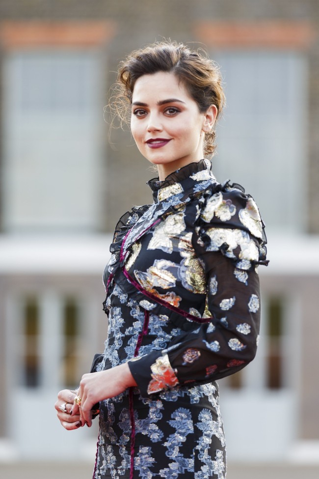 Sebelum bersama Meghan Markle, Pangeran Harry dikenal sebagai sosok flamboyan yang kerap bergonta-ganti kekasih. Satu lagi mantan Pangeran Harry yang terungkap. Dia adalah aktris asal Inggris Jenna Coleman.  Foto: Dok. Getty Images