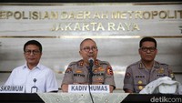 Polisi melakukan penyelidikan untuk memastikan benar-tidaknya Ratna Sarumpaet dianiaya di Bandung pada 21 September. Polisi menyatakan jurkamnas Prabowo Subianto-Sandiaga Uno itu diketahui memang mendatangi di rumah sakit, tapi bukan karena adanya laporan penganiayaan.