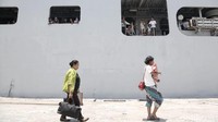 Para pengungsi itu berasal dari daerah di sekitar pelabuhan Pantoloan
