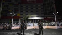 Sejumlah personel TNI dan Polri dikerahkan untuk menjaga keamanan di kota Palu, Sulawesi Tengah pascagempa dan tsunami. Antara Foto/Hafidz Mubarak.