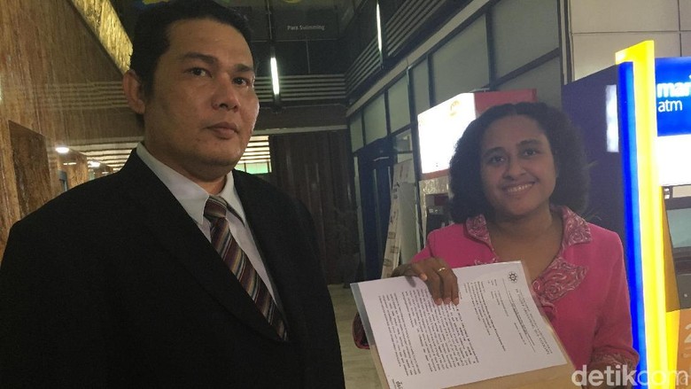 Serahkan Somasi, Pihak Roy Suryo Tuntut Kemenpora Minta Maaf Serahkan Somasi, Pihak Roy Suryo Tuntut Kemenpora Minta Maaf