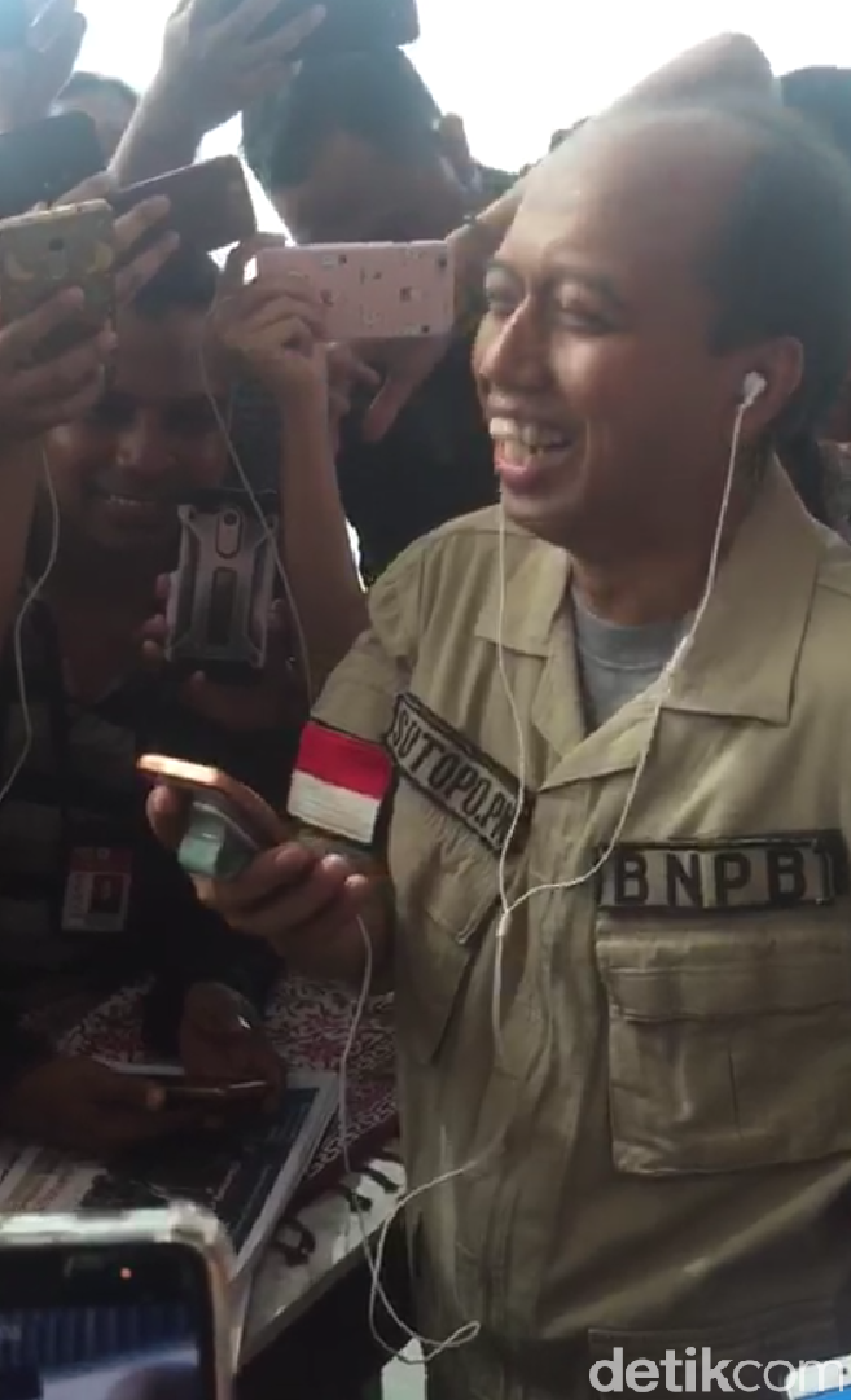 Cie... Pak Sutopo BNPB Video Call Sama Raisa Cie... Pak Sutopo BNPB Video Call Sama Raisa