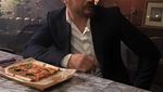 Ini Bukti Kalau Si Ganteng Tom Hardy Doyan Camilan Manis