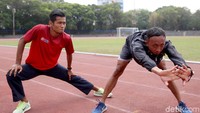 Halim ingat, saat belum buta total, pernah melihat kantor National Paralympic Committee (NPC) Jawa Barat di seberang asrama tempatnya tinggal. Dari cerita seorang teman, dia pun tahu kalau NPC menjadi tempet menggembleng orang-orang disabilitas menjadi seorang atlet tangguh.