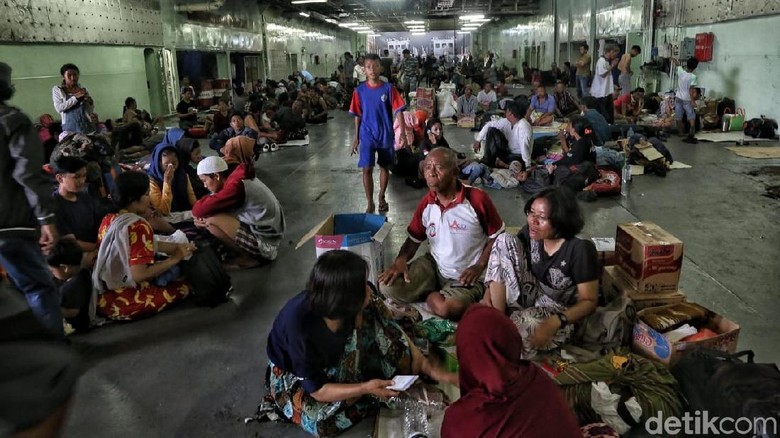 Pengungsi Palu Mulai Tinggalkan Makassar Pengungsi Palu Mulai Tinggalkan Makassar