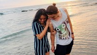 Amanda kerap membagikan foto liburannya bersama Chris. Dok.Instagram/amandamanopo