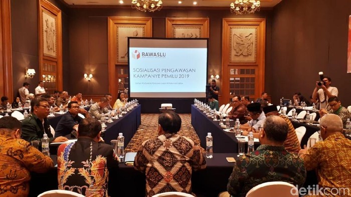 Bawaslu Rapat Bareng Tim Capres, Bahas Aturan Kampanye