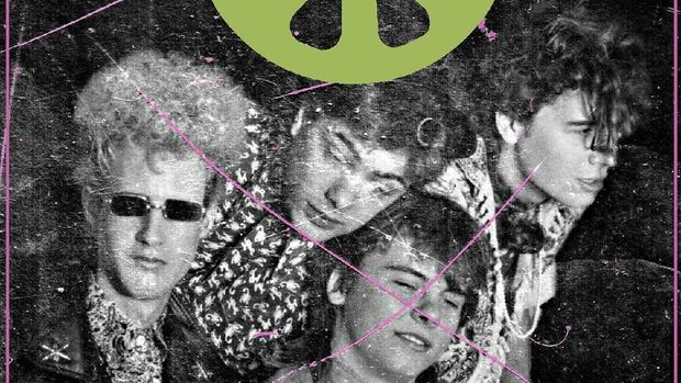 5 Merchandise Band Paling Aneh di Dunia, Pisau Lipat hingga Dildo