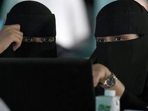 Kian Banyak Wanita Saudi Belajar Tembak Usai Boleh Punya Senpi