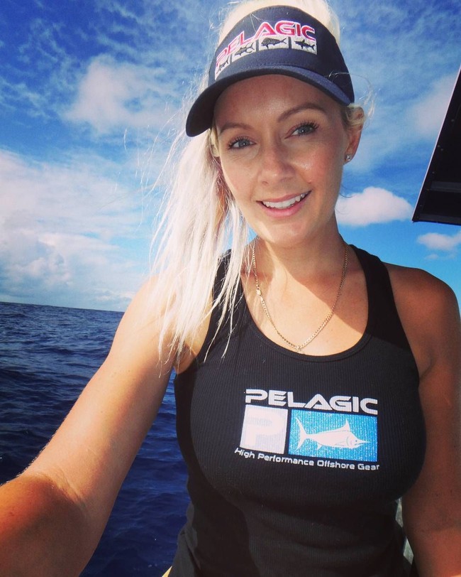 Bagaimana menurutmu dengan penampilan Brooke ini? Foto: Instagram @hookedonbrooke.online