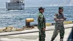 KRI Makassar Angkut Pengungsi Korban Gempa Palu