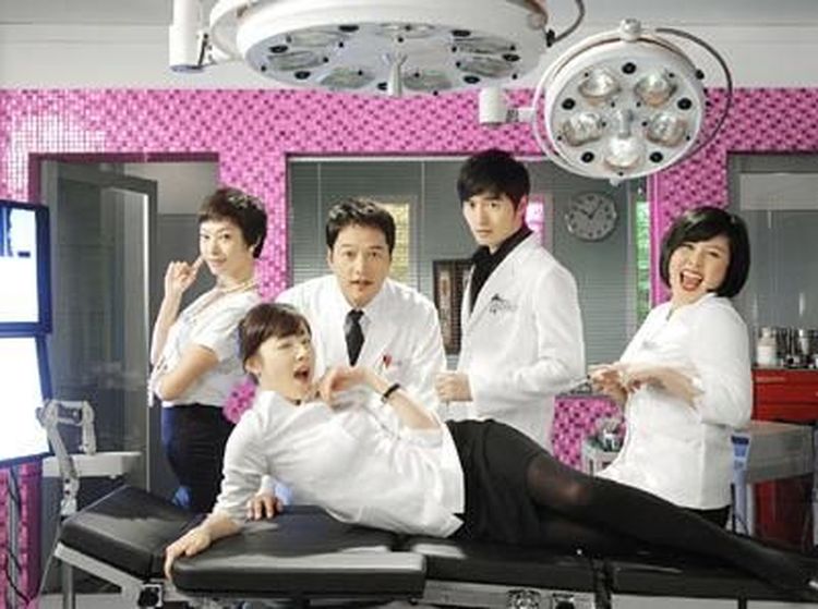 Deretan Film dan Drama Korea soal Operasi Plastik, Sudah Nonton?