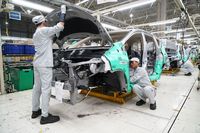 Tanda Perlambatan Lagi, Penjualan Mobil di China Jatuh