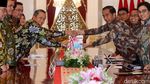 Momen Jokowi Terima Laporan BPK Semester I