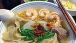 Aduh Enaknya! Mie Kuah dengan Isian Pangsit Lembut Gurih