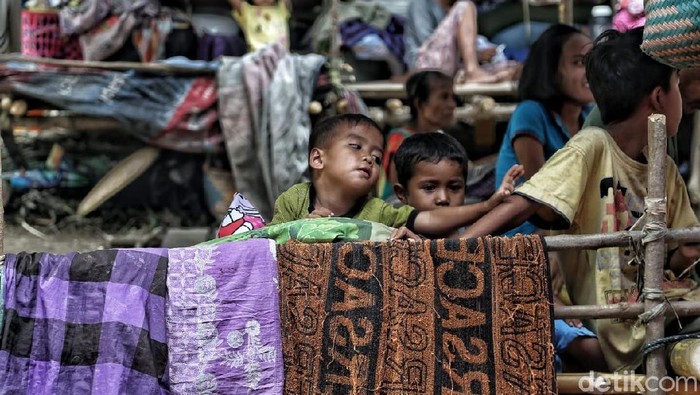 Membangkitkan Keceriaan Anak-Anak di Pengungsian