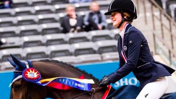 Saat Jennifer beraksi di lapangan berkuda. Foto: Instagram