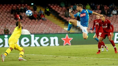 Napoli Bungkam Liverpool di San Paolo
