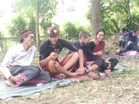 Warga dan turis yang ikut serta (Harianto/detikTravel)
