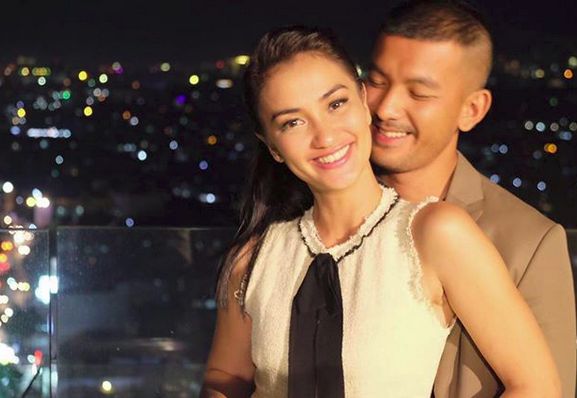 rio dewanto, atiqah hasiholan