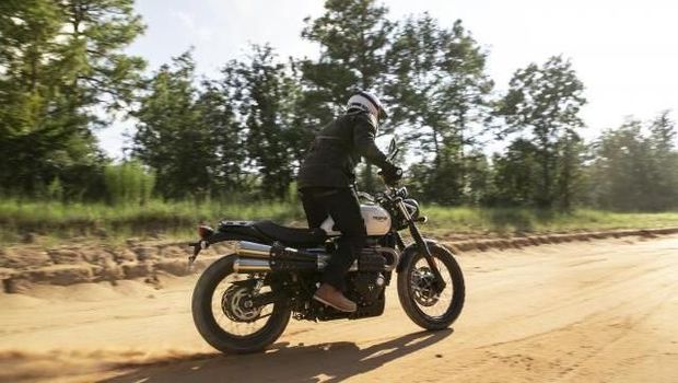 Triumph Street Twin dan Street Scrambler 