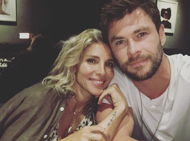 Chris Hemsworth dan istrinya, Elsa Pataky, bertemu saat kencan buta yang diatur oleh pelatih bahasa mereka. Chris mengaku dia jatuh cinta pada pertemuan pertama. Dia menyenangkan, ramah, humoris dan bersemangat tentang hidup, kata Chris, yang menikahi sang istri pada 2010. Foto: Dok. Instagram/chrishemsworth